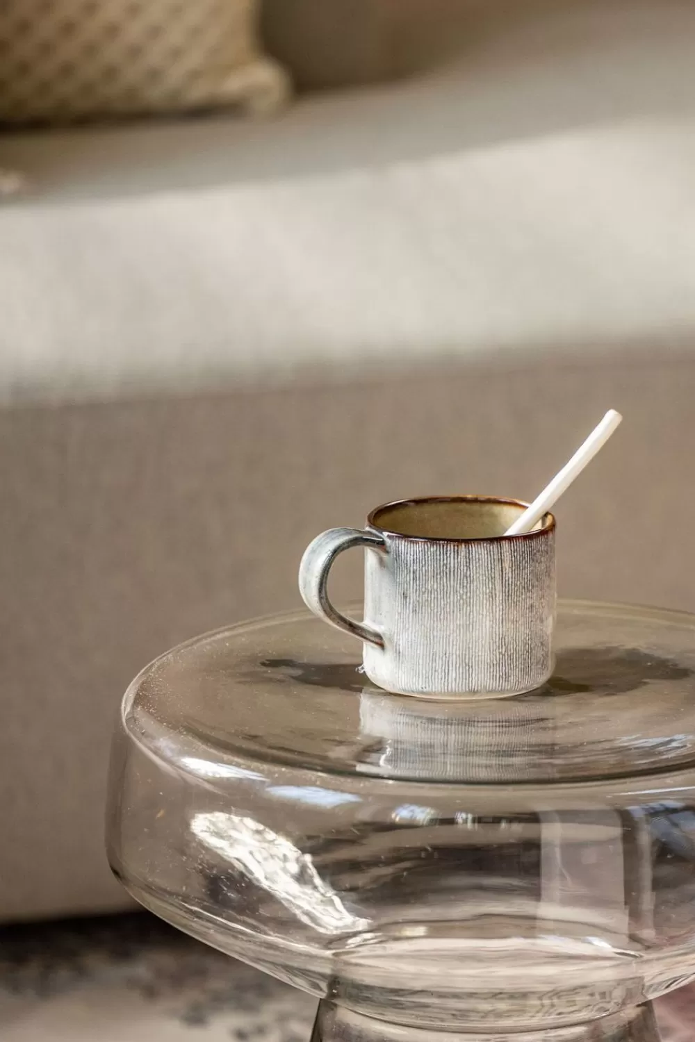 Sissy-Boy Servies>Beige Met E Keramieken Mok Met Oor