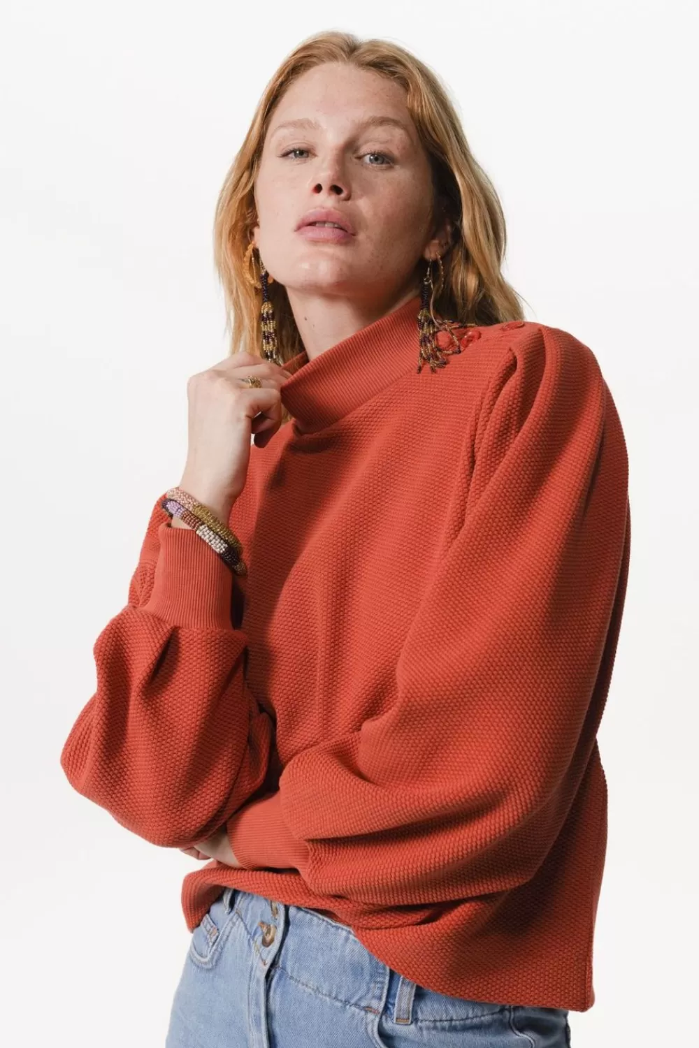 Dames Sissy-Boy Truien En Vesten>Donkeroranje Sweater Met Pofmouwen