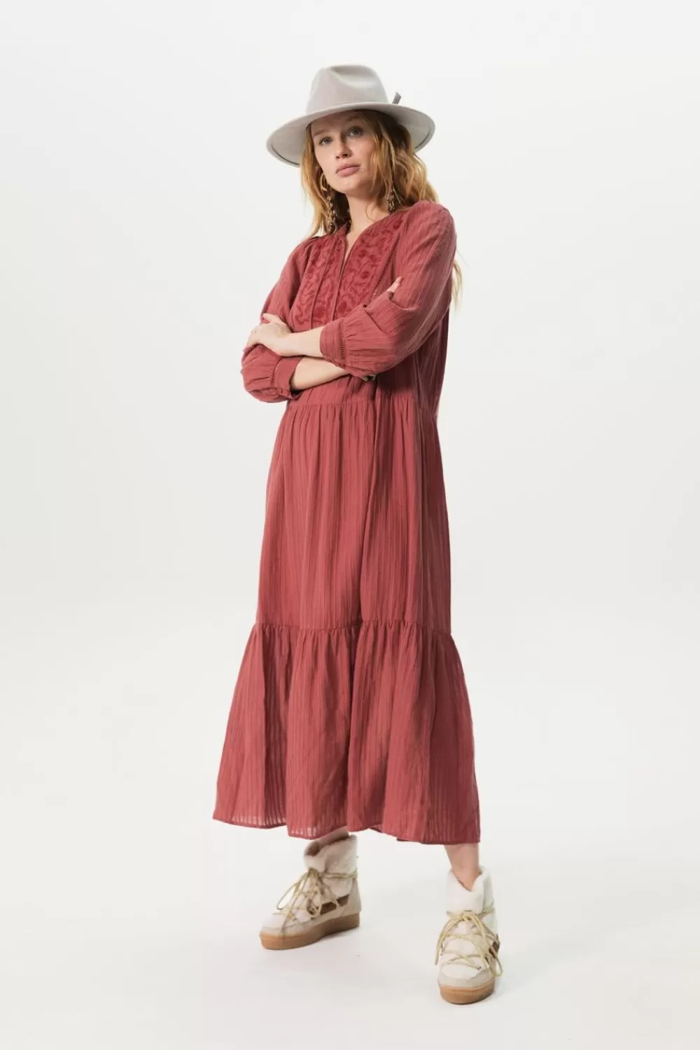 Dames Sissy-Boy Jurken>Donkerroze Maxi Jurk Met Embroidery Details