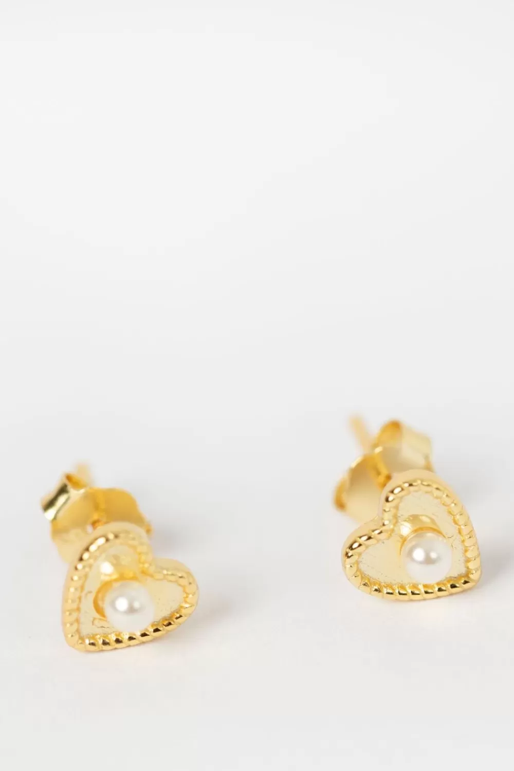 Dames Sissy-Boy Sieraden>Gold Plated Stud Oorbellen Met Hartje En Parel