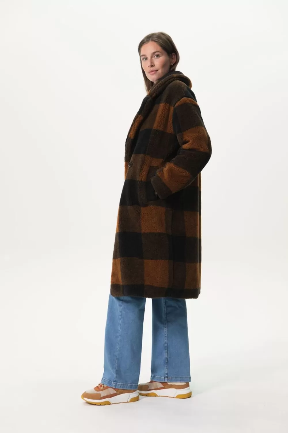 Dames Sissy-Boy Jassen>Lange Geruite Faux Fur Jas