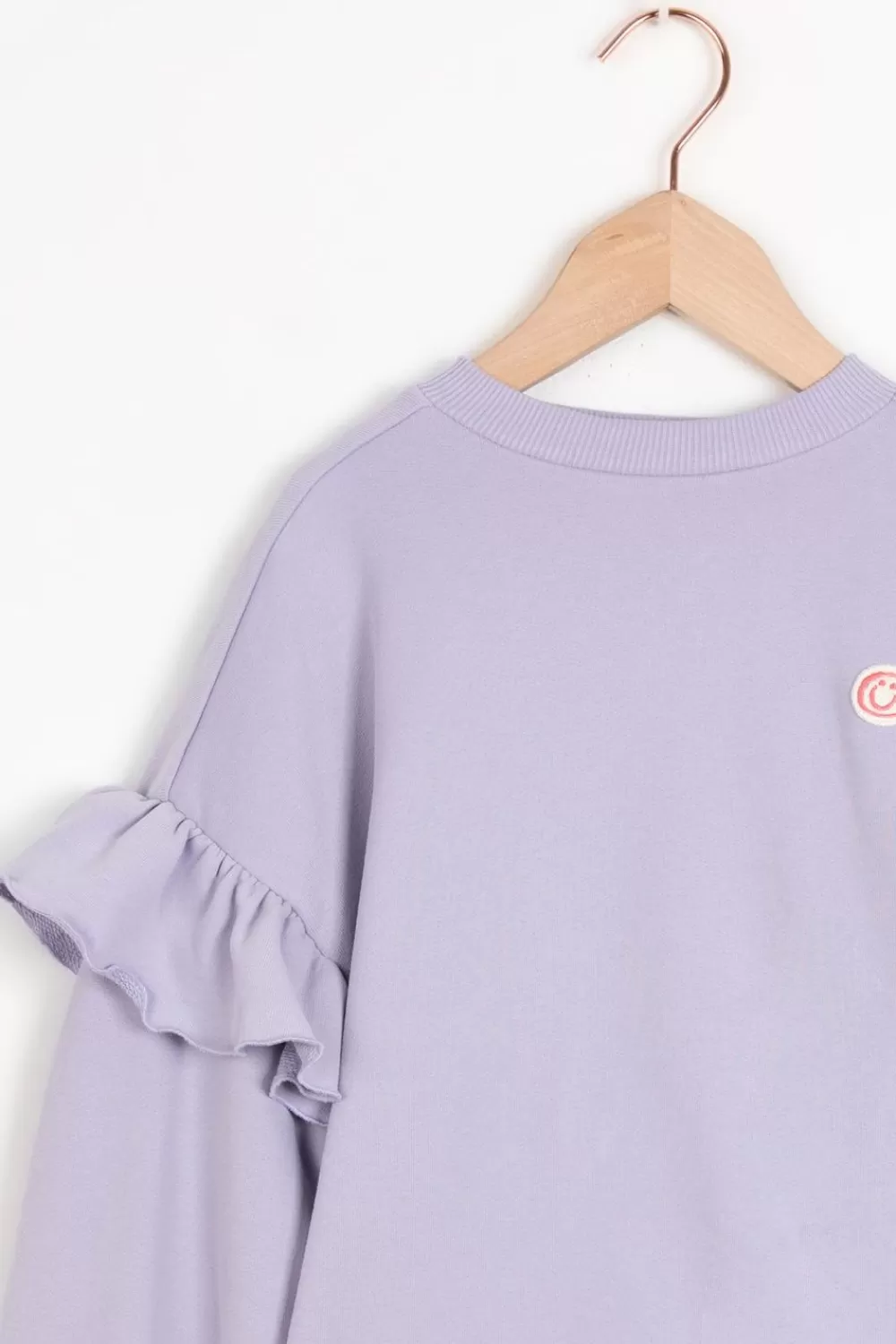 Kids Sissy-Boy Truien En Vesten>Lavendel Oversized Sweater Met Ruffles En Smiley Patch