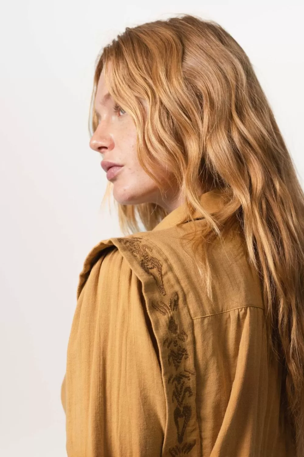 Dames Sissy-Boy Blouses>Lichtbruine Blouse Met Embroidery Details