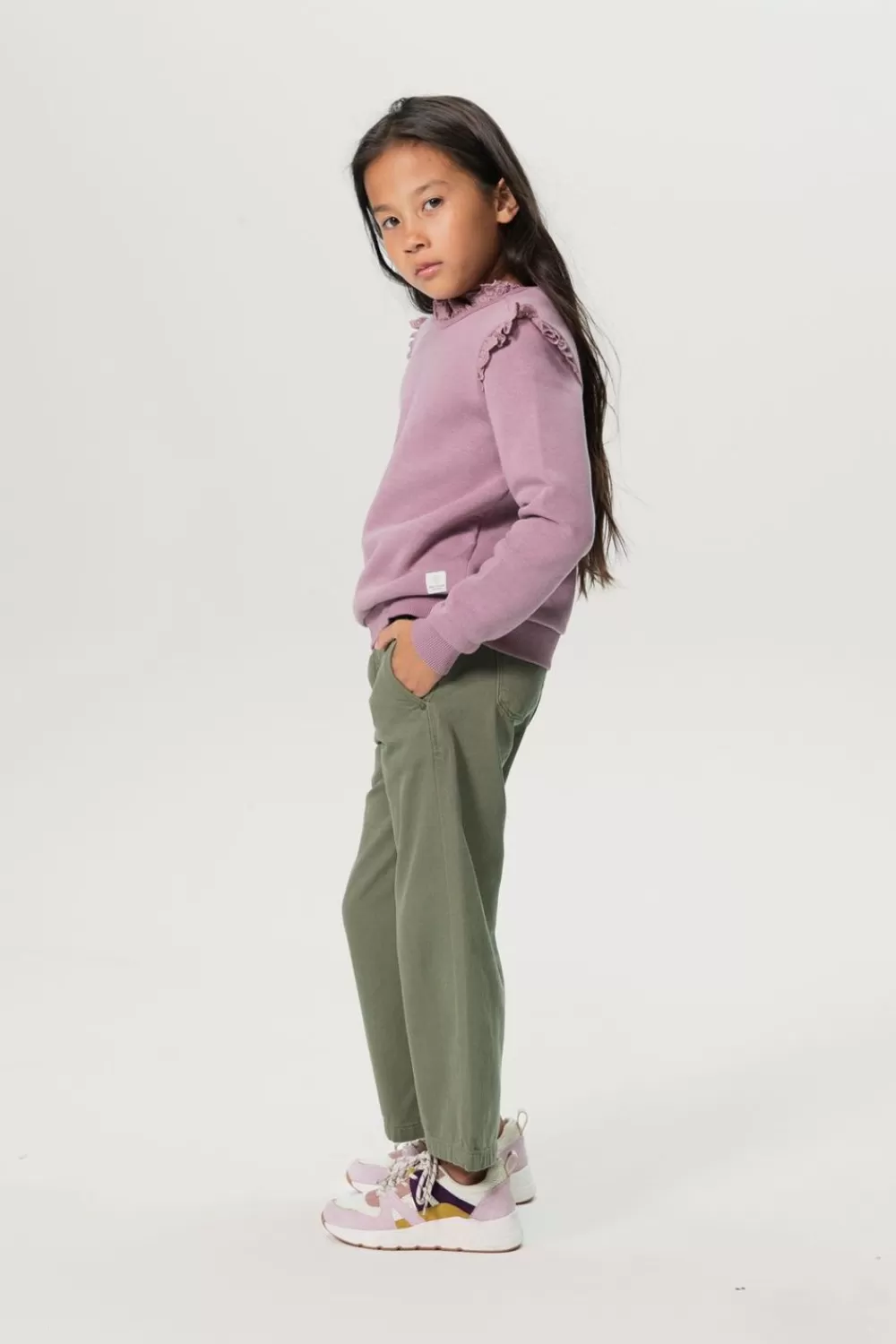 Kids Sissy-Boy Truien En Vesten>Paarse Sweater Met Ruffles En Broderie Anglaise