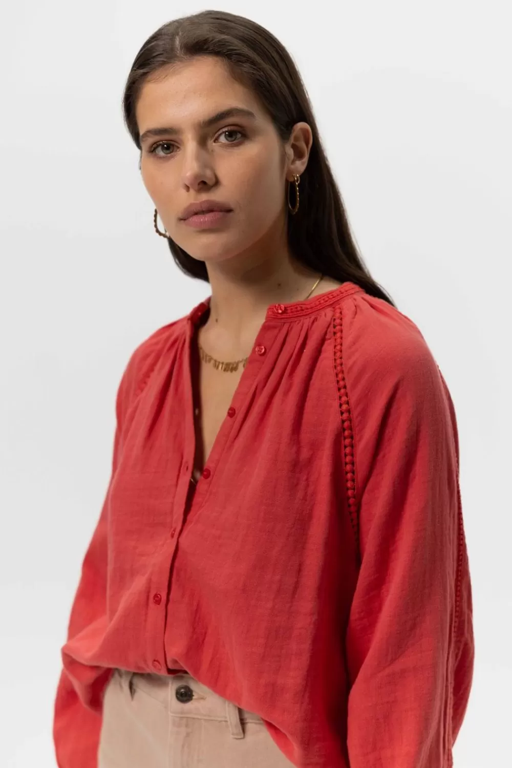 Dames Sissy-Boy Blouses>Rode Raglan Blouse Met Geborduurde Details