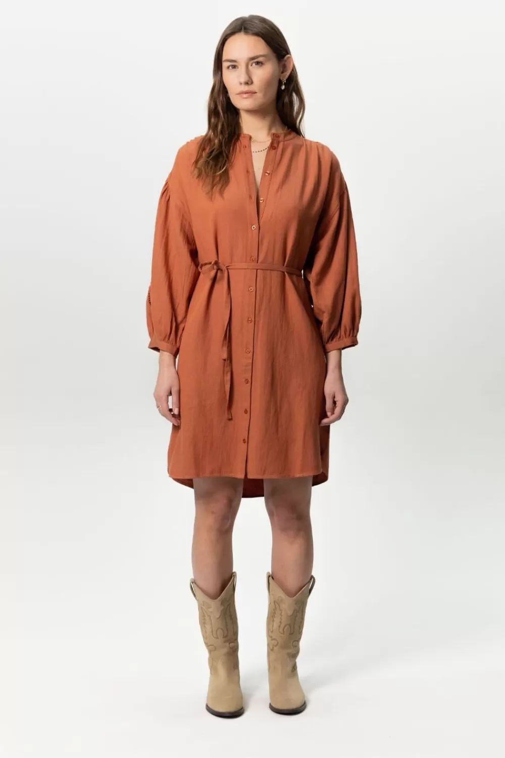 Dames Sissy-Boy Jurken>Roest Oranje Doorknoop Jurk Met Embroidery Details