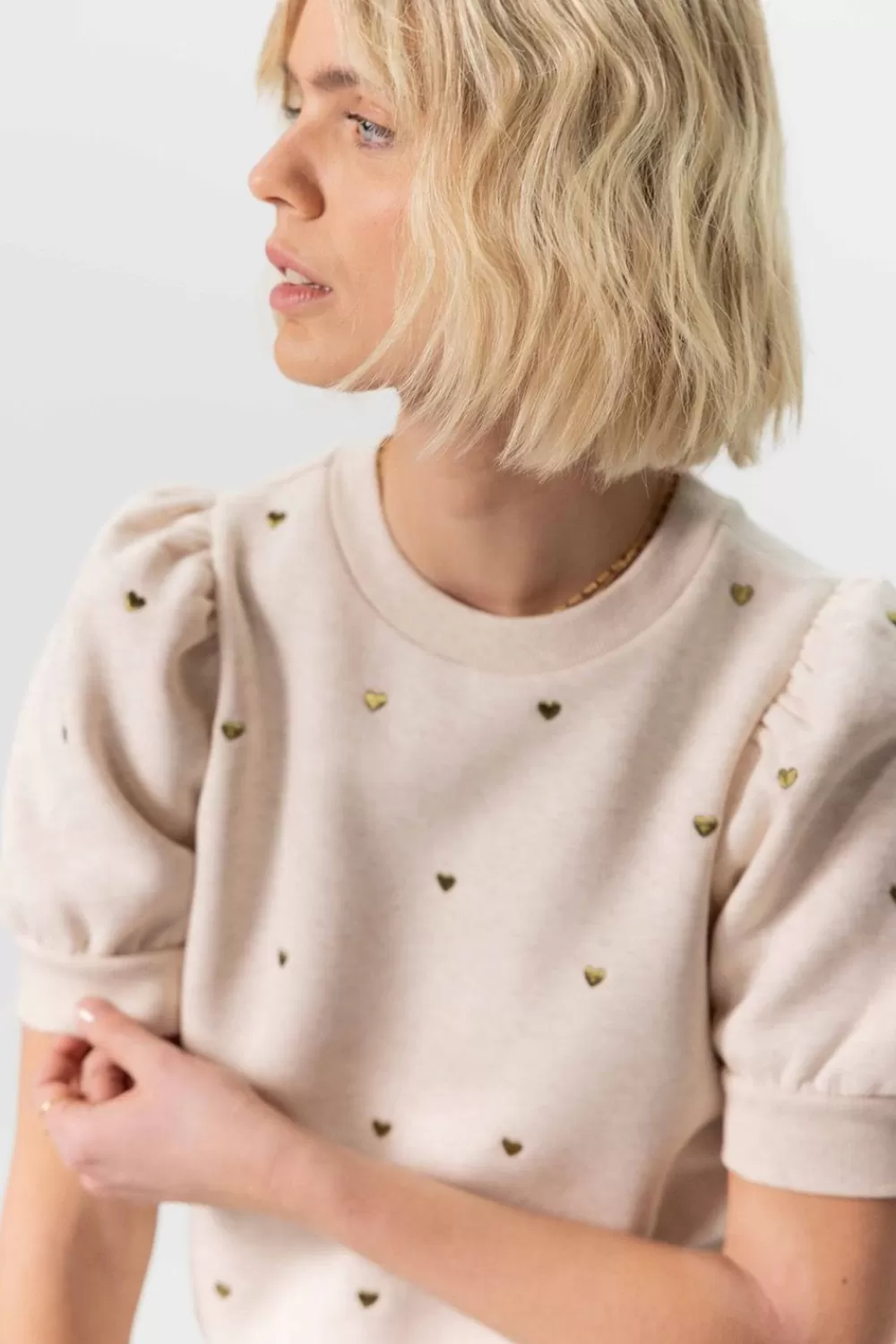 Dames Sissy-Boy Truien En Vesten>Sweater Met Korte Pofmouwen En Hartjes
